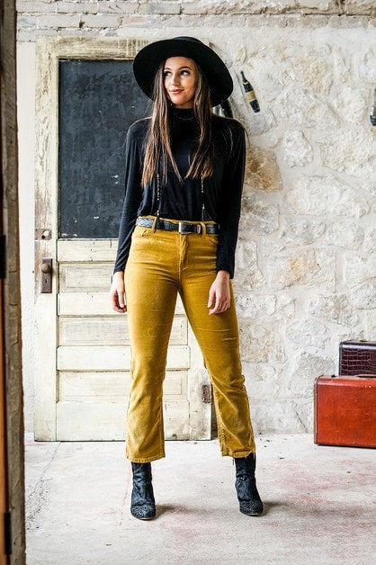 How to Wear Vibrant Mustard Pants - Economy of Style | Job interview outfit,  Interview outfits women, Yellow pants outfit